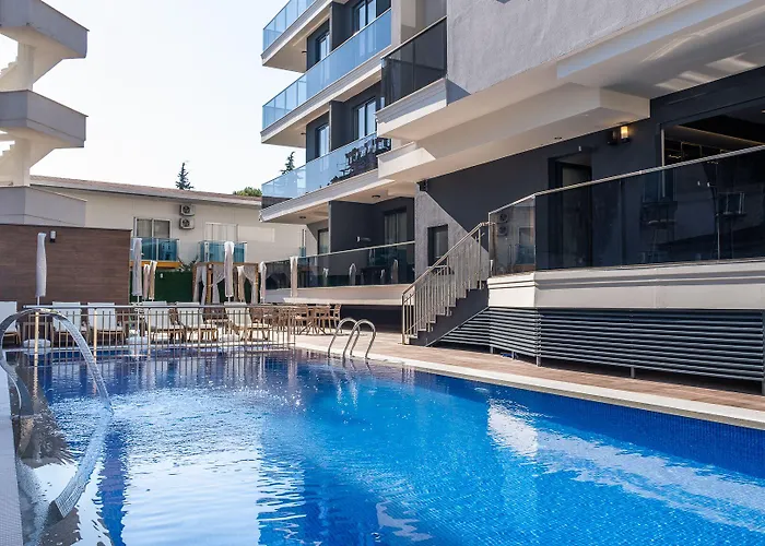 Apartahotel Nas 4*